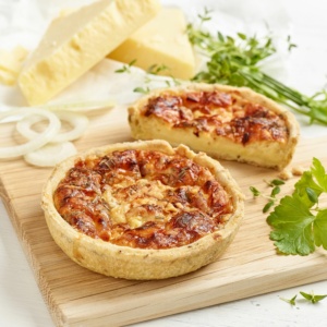 Mature Cheddar & Onion Quiche in a Herb Crust (V)
